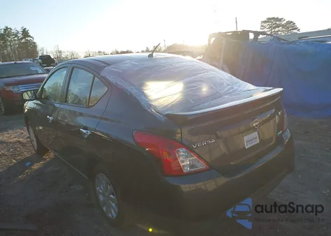2015 Nissan Versa 1.6 Sv z USA, uszkodzony, nr VIN 3N1CN7AP5FL943924